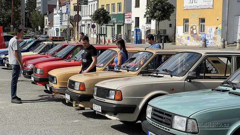 Articles – PHOTO : Les véhicules Škoda sont arrivés à Blansko et la fête des pères a été célébrée