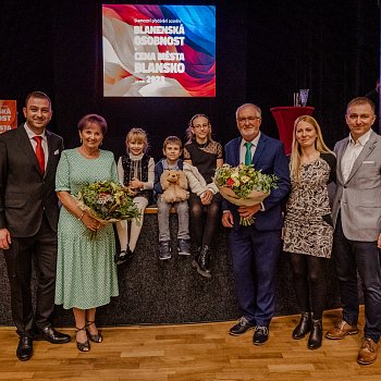 
                                Cenu města Blanska převzali taneční mistři Alena a Jiří Míšenští. FOTO: Michaela Buchtová 
                                    