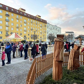 
                                Sváteční program náměstí Republiky nabídlo také v sobotu. FOTO: Kultura Blansko
                                    