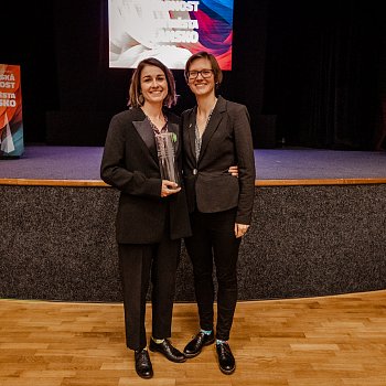 
                                Ocenění v kategorii Blanenská osobnost – Ochrana životní prostředí a humanita získala zakladatelka Žabí hlídky Ludmila Korešová. FOTO: Michaela Buchtová
                                    