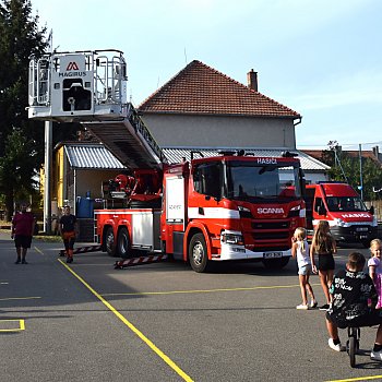 
                                Dobrovolní hasiči z Těchova uspořádali v sobotu ve sportovním areálu Rozloučení s létem. FOTO: Josef Vylášek
                                    