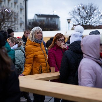 
                                Rozsvícení vánočního stromu na náměstí Republiky. FOTO: Kultura Blansko
                                    