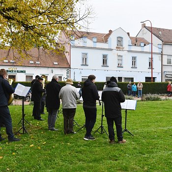 
                                Blansko s připomnělo Den vzniku samostatného československého státu. FOTO: Michal Záboj
                                    