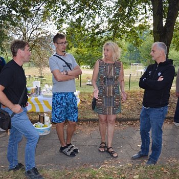 
                                Slavnostní otevření altánku v Salmově ulici. FOTO: Zdenka Bramborová
                                    