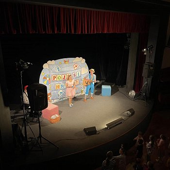 
                                V Dělnickém domě se konalo představení Štístko a Poupěnka. FOTO: Kultura Blansko
                                    