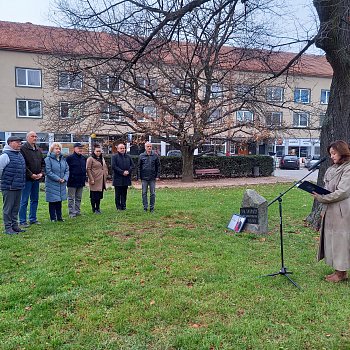 
                                Představitelé města si připomněli události spojené se 17. listopadem. FOTO: Sabina Pavloušková
                                    