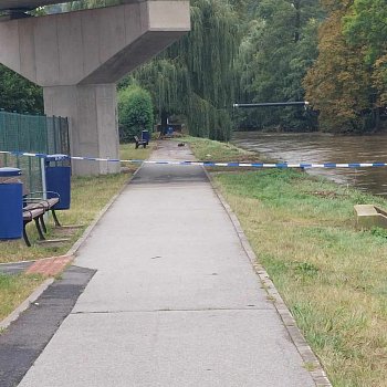 
                                Ve městě zůstávají uzavřené části cyklostezek na nábřeží Svitavy. FOTO: Městská police Blansko
                                    