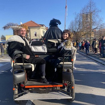 
                                Nedělní historický průvod sv. Martina. FOTO: Pavla Komárková
                                    