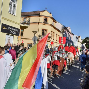 
                                Nedělní historický průvod sv. Martina. FOTO: Michal Záboj
                                    