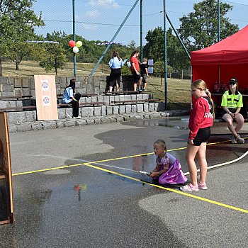 
                                Dobrovolní hasiči z Těchova uspořádali v sobotu ve sportovním areálu Rozloučení s létem. FOTO: Josef Vylášek
                                    