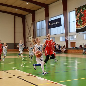 
                                Vánoční basketbalový turnaj. FOTO: archiv BK Blansko
                                    