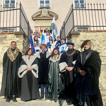 
                                Nedělní historický průvod sv. Martina. FOTO: Pavla Komárková
                                    