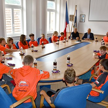 
                                Mladí plavci z Legnice přijíždějí každoročně do Blanska na letní soustředění. FOTO: Michal Záboj
                                    