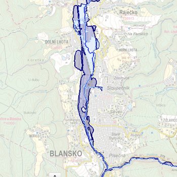 
                                Záplavové území při stoleté vodě. Voda se v Blansku zatím drží v korytech toků.
                                    