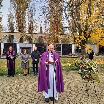 
                                Na blanenském hřbitově v neděli uctili Památku zesnulých. FOTO: Sabina Pavloušková
                                    