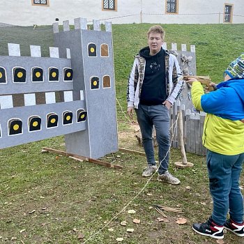 
                                Nedělní program v zámeckém parku nabídl i soutěže pro nejmenší. FOTO: Pavla Komárková
                                    