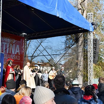 
                                Nedělní program v zámeckém parku. FOTO: Michal Záboj
                                    