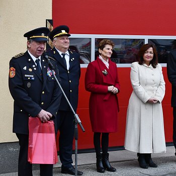 
                                Kulaté výročí si slavnostním nástupem připomněli příslušníci nynějšího Územního odboru Blansko, Hasičského záchranného sboru Jihomoravského kraje, na setkání nechyběli zástupci složek IZS, vedení města a další hosté. FOTO: Michal Záboj
                                    