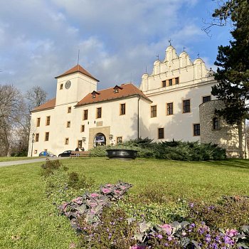 
                                Na zámku skončila oprava střechy. FOTO: Pavla Komárková
                                    