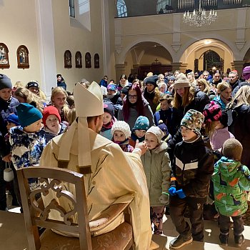 
                                Páteční Pochod světýlek a program na farním dvoře a v kostele sv. Martina. FOTO: Pavla Komárková
                                    