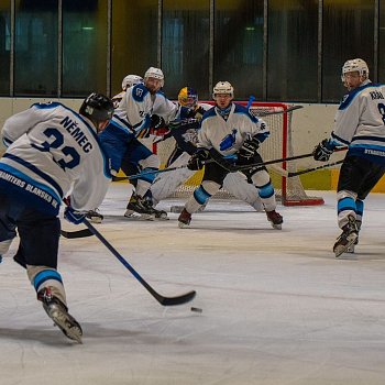 
                                Hokejisté Dynamiters na úvod sezony podlehli Lvům Břeclav 4:6. FOTO: Nikola Škvařeninová
                                    