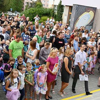 
                                Zahájení nového školního roku v ZŠ Salmova. FOTO: Michal Záboj
                                    