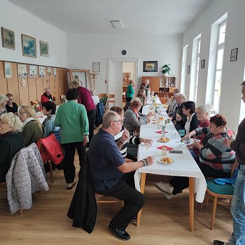 
                                Senioři z Blanska navštívili partnerské město Komárno. FOTO: Zdeněk Lejtnar
                                    