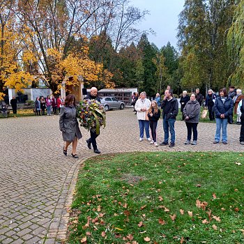 
                                Na blanenském hřbitově v neděli uctili Památku zesnulých. FOTO: Sabina Pavloušková
                                    