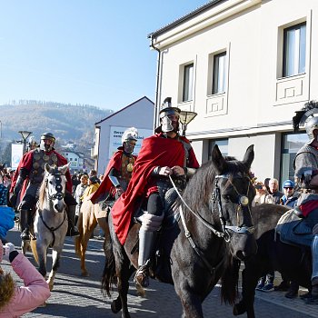 
                                Nedělní historický průvod sv. Martina. FOTO: Michal Záboj
                                    