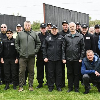 
                                Strážníci z polské Legnice na střeleckých závodem, které pořádá Městská policie Blansko. FOTO: Pavla Komárková
                                    