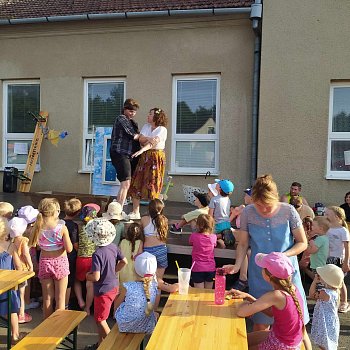 
                                V Klepačově připravilo místní SDH pro děti Hasičské odpoledne. FOTO: Sabina Klímová
                                    