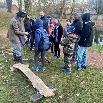 
                                Nedělní program v zámeckém parku představil tradiční řemesla. FOTO: Pavla Komárková
                                    