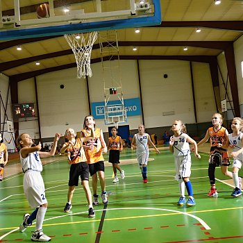 
                                Nejmenší basketbalistky úspěšně zahájily sezónu. FOTO: archiv pořadatelů
                                    