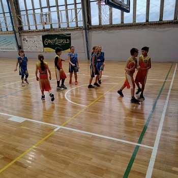 
                                Basketbalisté U10 BBK Blansko se zúčastnili utkání začínajících basketbalistů. FOTO: archiv pořadatelů
                                    