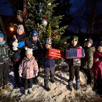 
                                Malí i velcí návštěvníci si užili Sněhovou adventní neděli na Myslivně. FOTO: archiv pořadatelů
                                    