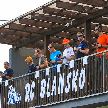 
                                RC autodrom Blansko hostil vytrvalostní závod RC modelů aut na 12 hodin. FOTO: Roman Krejčí
                                    