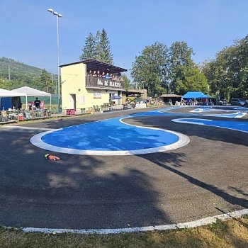 
                                 RC autodrom Blansko hostil v neděli závody RC aut 1:10 elektro. FOTO: archiv pořadatelů
                                    