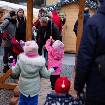 
                                Rozsvícení vánočního stromu na náměstí Republiky. FOTO: Kultura Blansko
                                    