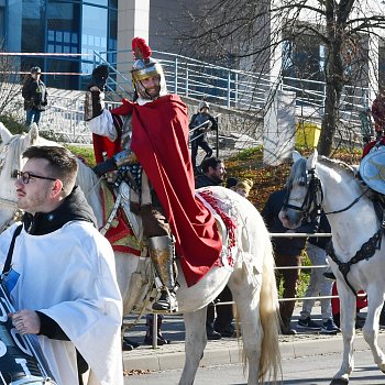 
                                Nedělní historický průvod sv. Martina. FOTO: Michal Záboj
                                    