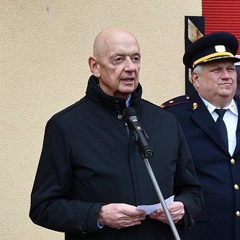 
                                Na setkání k 50 letům profesionálních hasičů v Blansku promluvil i starosta Jiří Crha. FOTO: Michal Záboj
                                    