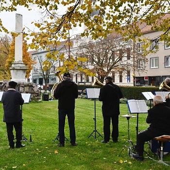 
                                Blansko s připomnělo Den vzniku samostatného československého státu. FOTO: Michal Záboj
                                    