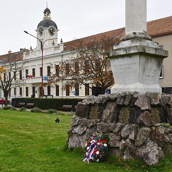 
                                Blansko s připomnělo Den vzniku samostatného československého státu. FOTO: Michal Záboj
                                    