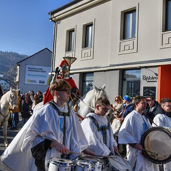 
                                Nedělní historický průvod sv. Martina. FOTO: Michal Záboj
                                    