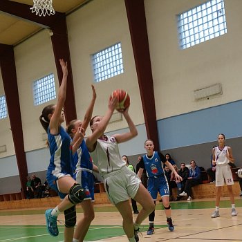 
                                Basketbalistky U14 BK Blansko vybojovaly vítězství. FOTO: archiv pořadatelů
                                    