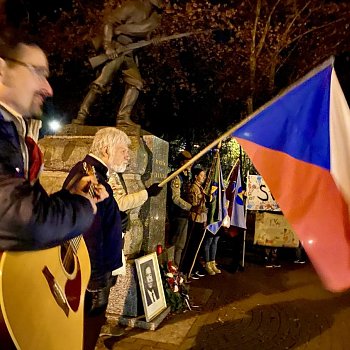 
                                Blanenští skauti uspořádali symbolický Pochod světel. FOTO: Pavla Komárková
                                    