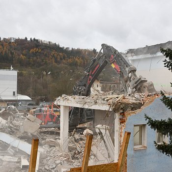 
                                Demolice bývalých lázní. FOTO: Michal Záboj
                                    