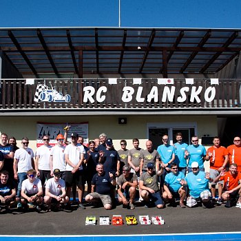 
                                RC autodrom Blansko hostil vytrvalostní závod RC modelů aut na 12 hodin. FOTO: Roman Krejčí
                                    