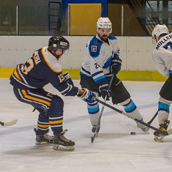 
                                Hokejisté Dynamiters na úvod sezony podlehli Lvům Břeclav 4:6. FOTO: Nikola Škvařeninová
                                    